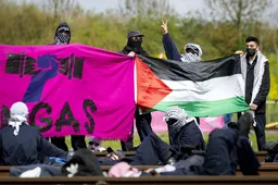 Actievoerders bezetten twee spoorlijnen Betuweroute