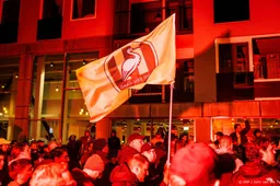 ADO-fans vieren in Den Haag kampioenschap eerste divisie