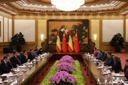 Xi spreekt tegen Spaanse premier van 'afbrokkelende wereldorde' 