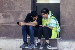 Iran opent weer deel van telefoon- en internetverkeer