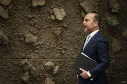 Asielminister: stemming over asielwetten nog tot dinsdag spannend