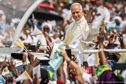 Mis van paus in Kameroen trekt 120.000 gelovigen