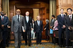 Guterres in Vredespaleis: internationaal recht staat onder druk