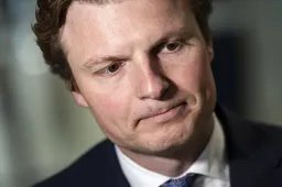 Brekelmans hekelt 'politieke spelletjes' van PVV met asielwetten