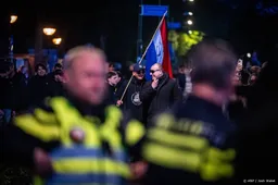 Cel- en taakstraf voor geweld bij protest noodopvang Loosdrecht