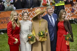 Koninklijke familie aangekomen in Dokkum voor Koningsdag
