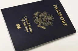 Trump laat zijn foto op Amerikaanse paspoorten plaatsen