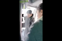 Weer raak in Rotterdam: 'kansenparel' slaat buschauffeur bloedend het ziekenhuis in