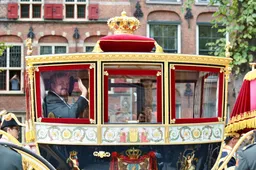 Leren we het dan nooit? Nederlanders trappen weer massaal in doorzichtige pr-stunts van de Oranjes