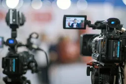 Stuitende hypocrisie in Den Haag: krokodillentranen om NOS-journalist in Rusland, maar zélf media censureren