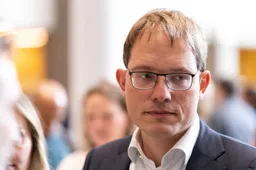 shutterstock_2542131751