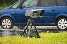 Europese roofoverval op de weg: gigantische 'flitsmarathon' moet de staatskas weer spekken