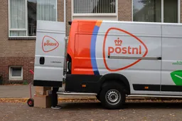 Pure lijkenpikkerij: PostNL verhoogt tarief voor rouwpost absurd en jaagt nabestaanden op kosten