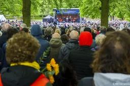 Honderden mensen bij alternatieve herdenking in Den Haag