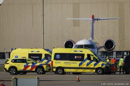 Tweede evacuatievliegtuig cruiseschip aangekomen op Schiphol