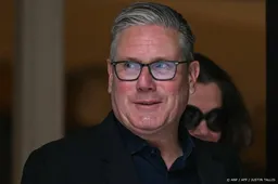 Starmer zegt ondanks druk dat hij doorgaat met land besturen