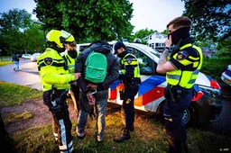 Protest tegen asiel in Apeldoorn houdt aan, handvol aanhoudingen
