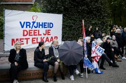 VNG wil spoedoverleg met kabinet over 'terreur' bij azc-protesten