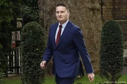 Britse minister stapt op: vertrouwen in Starmer verloren