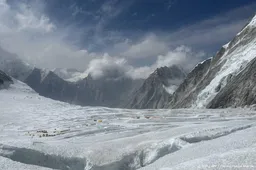 Recordaantal klimmers bereikt top Mount Everest vanuit Nepal