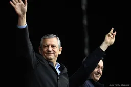 Rechtbank zet belangrijkste Turkse oppositieleider af