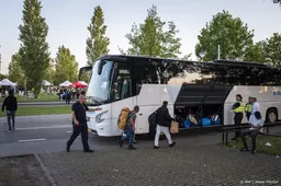 Ruim honderd asielzoekers van Ter Apel naar Groningen
