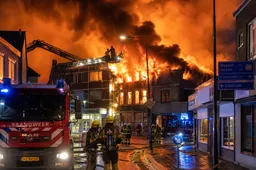 Alarmfase 1 in Drenthe: Grote brand legt centrum van Hoogeveen in de as