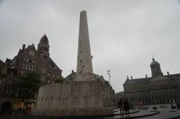 Walgelijk: Extremistisch tuig besmeurt Nationaal Monument met 'genocide'