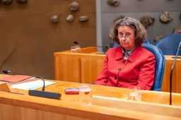 Genadeloze afstraffing: Voormalig minister Faber ontmaskert het elitaire opportunisme van neprechts JA21