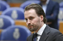Tom Russcher (FVD) sloopt asielbeleid in Tweede Kamer: "Voer Zweedse meldplicht voor illegalen nú in"