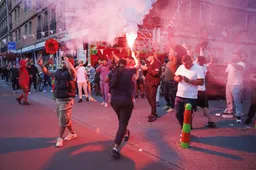 WK-veldslag in Den Haag: Marokkaanse 'supporters' bekogelen politie en schieten op agenten na uitschakeling Oranje