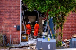 Hulpdiensten blijven zoeken naar mogelijke slachtoffers bij flat
