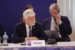 President Tsjechië mag van Constitutioneel Hof mee naar NAVO-top