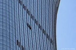 Autoriteiten Beijing bevestigen crash vliegtuigje in torenflat