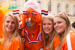 Oranje-gekte verovert de VS: Amerikanen kijken hun ogen uit bij legendarisch Hollands volksfeest in Houston