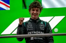 Formule 1-sensatie in Monaco: 19-jarige Kimi Antonelli rijdt het complete veld op een hoop