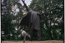 Gesubsidieerde waanzin: Negen meter hoge Lenin wordt het pronkstuk van nieuw Gronings centrum!