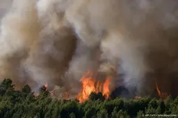 Grote nieuwe natuurbrand verwoest 930 hectare in Zuid-Frankrijk