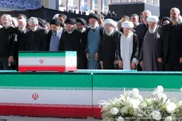 Zoons Ali Khamenei nemen afscheid, Mojtaba nog altijd afwezig