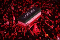 Lichaam Ali Khamenei aangekomen in Mashhad voor begrafenis