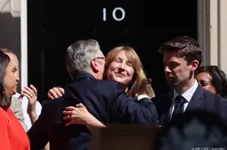 Britse ministers verlaten kabinet onder premier Burnham
