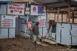 Dodental ebola-uitbraak stijgt tot boven 1000