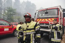 Brand ten zuidwesten van Bordeaux deels tot staan gebracht