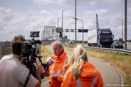 Rijkswaterstaat: forse afname vrachtverkeer op Merwedebrug