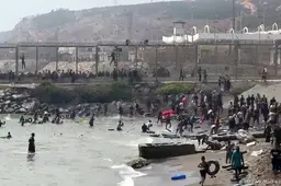 Spanje stuurt militairen naar exclave na komst migranten