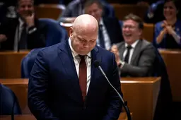 Totale VVD-capitulatie: VVD-kiezers kotsen op eigen coalitie terwijl D66-stemmers feestvieren