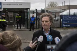 Burgemeester Ter Apel bagatelliseert wangedrag asielzoekers: broek naar beneden trekken zou ‘niks seksueels’ zijn