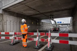 Losse betonstukken ontdekt bij acht viaducten: wegen onder A28 afgesloten