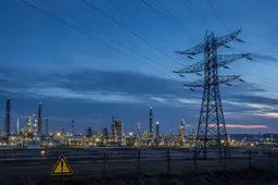 Nederland sloopt zijn eigen industrie: Chemelot wankelt door energieprijzen en overvol stroomnet