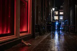 Roemeense bende zou tientallen vrouwen als bezit hebben behandeld op Amsterdamse Wallen